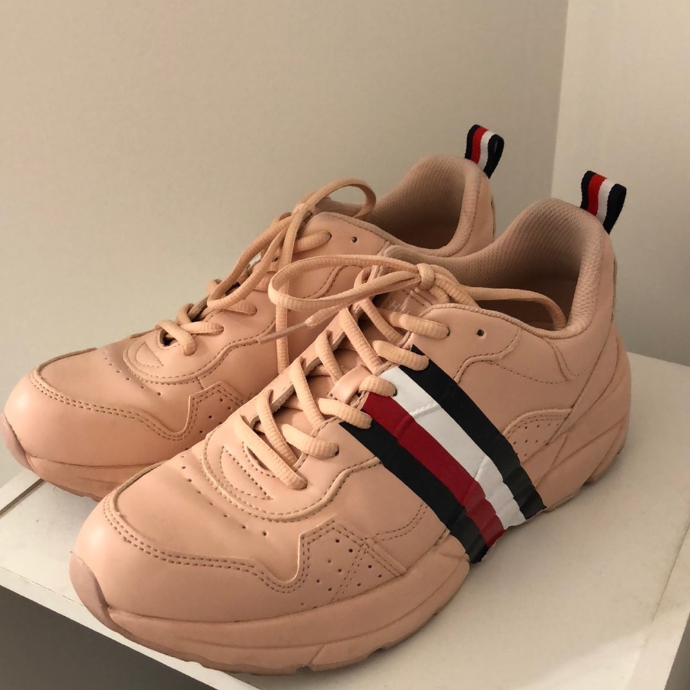 Tommy Hilfiger pink sneakers